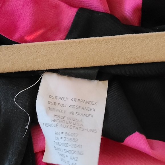 Tropical large flower black/pink Bebe Dress - Picture 7 of 7